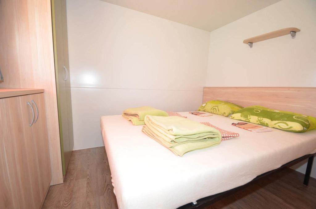 Campsite Pisak - Mobile Homes By The Sea Seline Exterior foto