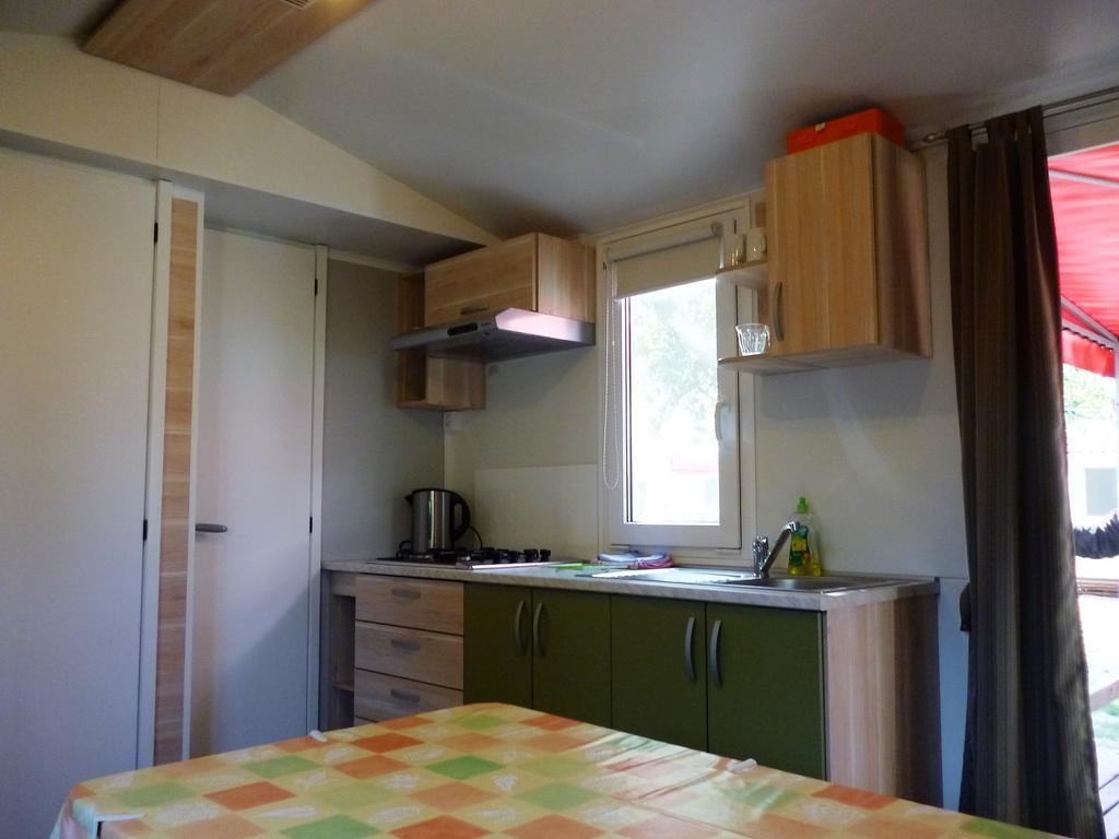 Campsite Pisak - Mobile Homes By The Sea Seline Exterior foto